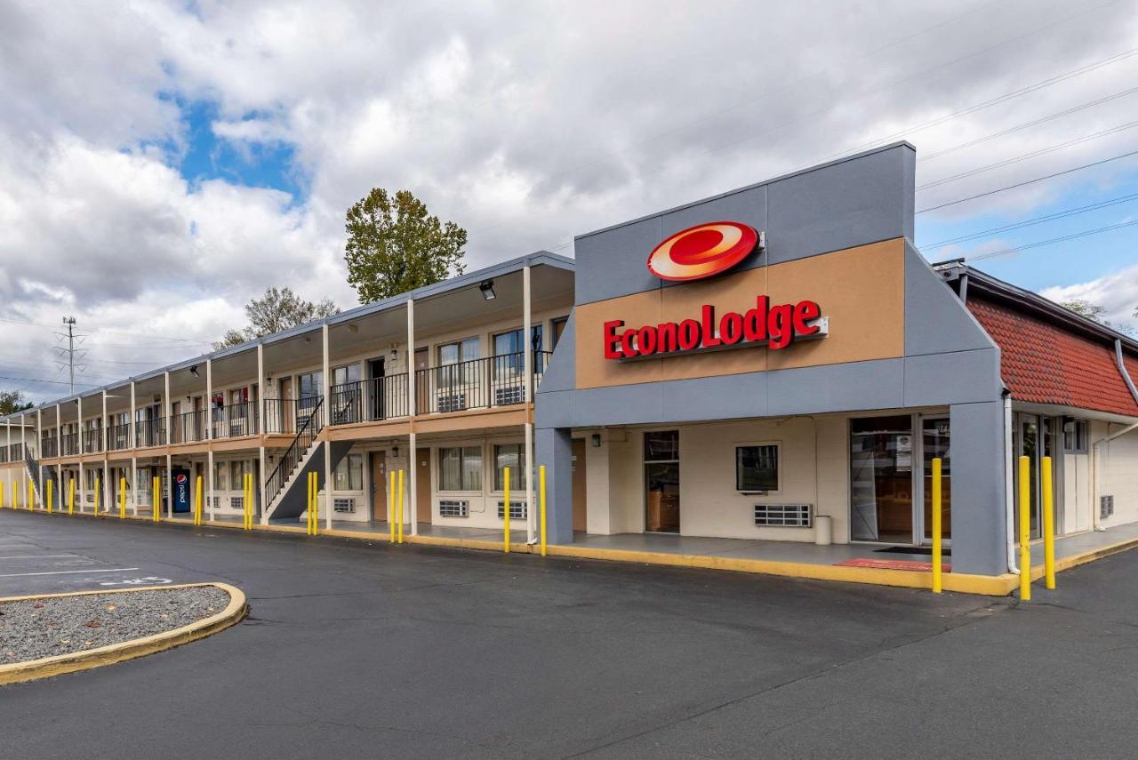 Econo Lodge North Charlottesville Exterior photo